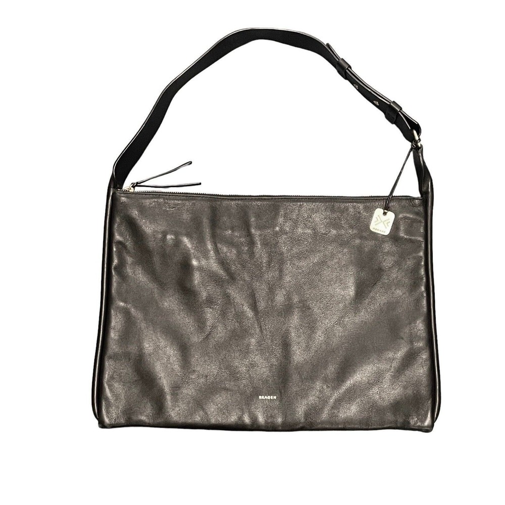 Minimalist Black Leather Shoulder Bag